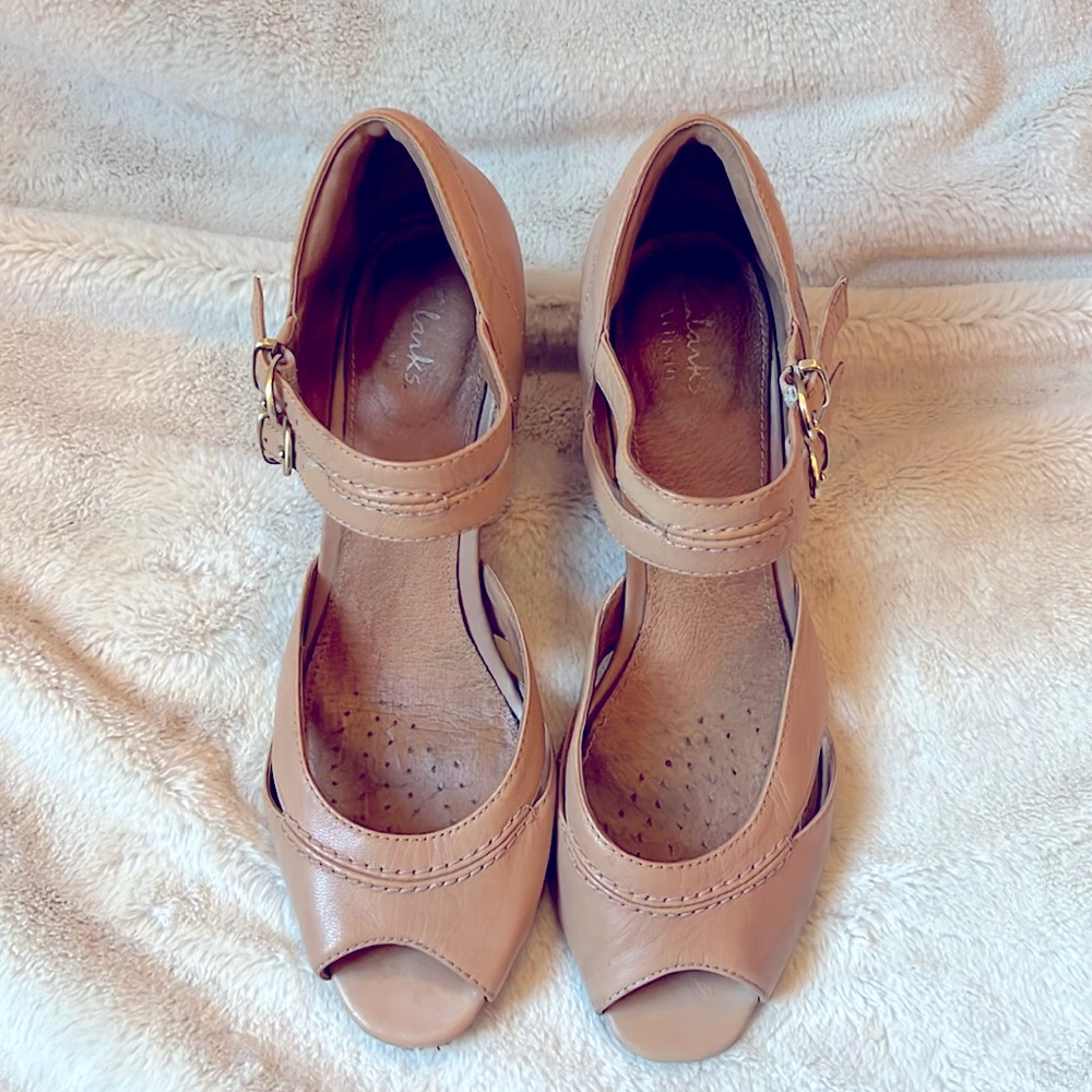 Clarks leather block heel peep toe size 8.5M